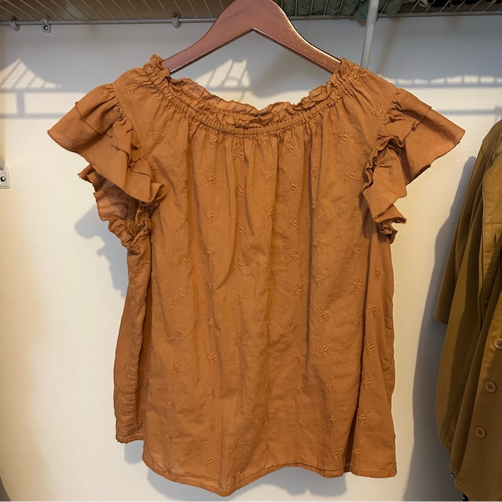 Women's Ruffled Tan Top 🍂